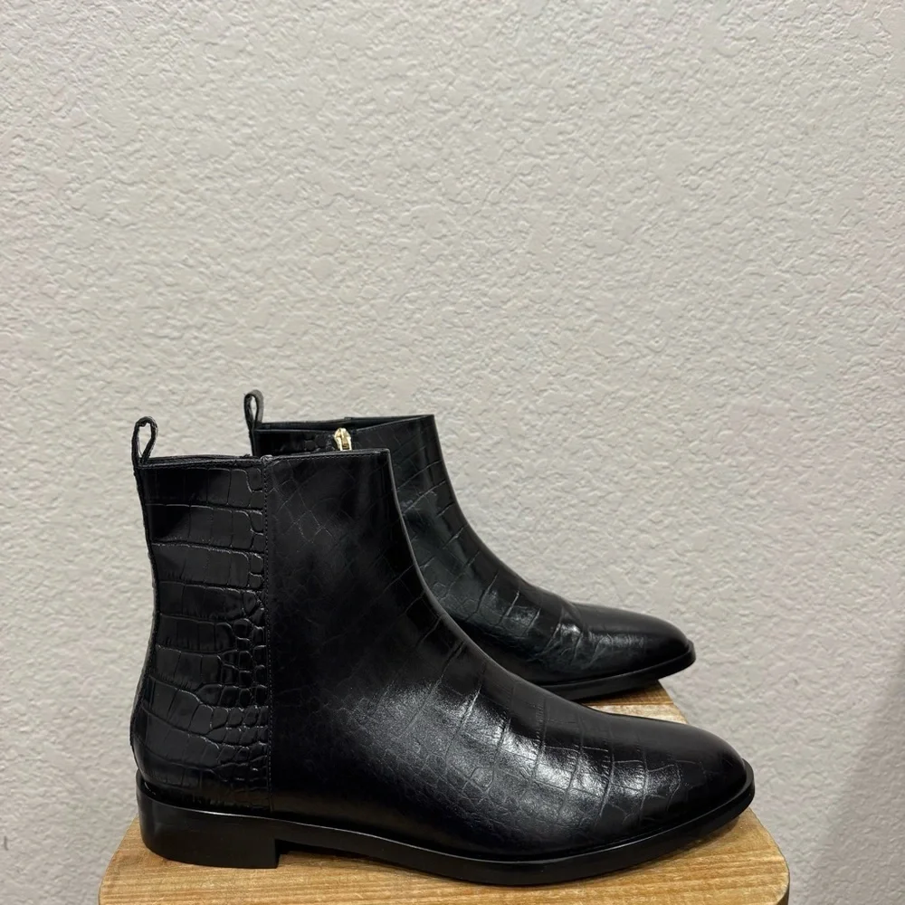 Club Monaco Trycia Black Leather Embossed Ankle Boots Size 40 / 10